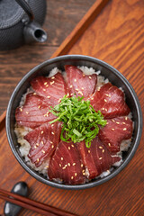 本まぐろの漬丼