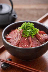 本まぐろの漬丼