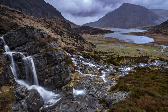 Stormy skies over Llyn Idwal and Pen yr Ole Wen, Cwm Idwal, Snowdonia National Park (Eryri), North Wales