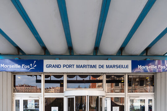 L'entr&eacute;e du Bureau du grand port maraitime de Marseile Fos qui gere les transports maritimes