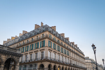 Obraz premium paris façades rue de rivoli