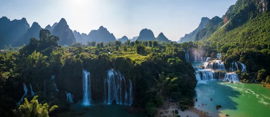 Fotobehang  Ban Gioc Detian water fall. The most beautiful waterfall in Southeast Asia. © Satoriphotos