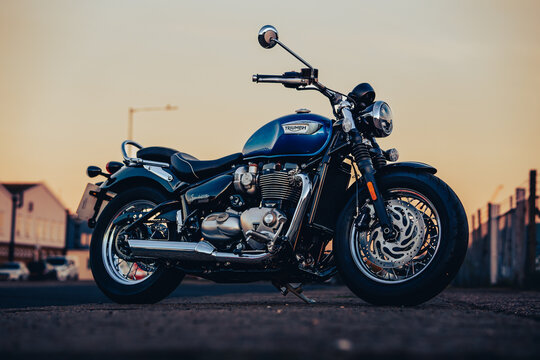 Triumph Speedmaster 1200 blue cruiser motorcycle, chopper chrome motorbike