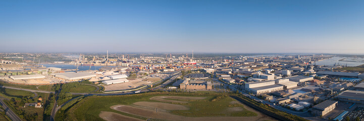 Obraz premium Panorama of industrial and port area of Ravenna,production district is made up of a chemical and petrochemical pole, thermoelectric and metallurgical plants.