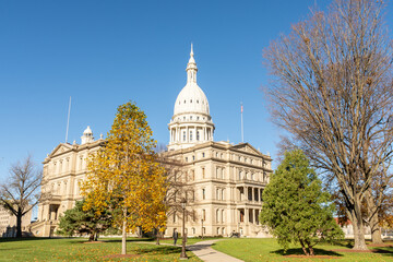 Fototapeta na wymiar Late fall at the Michigan State Capitol building in Lansing, Michigan. USA.
