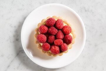 Small raspberry tart from above