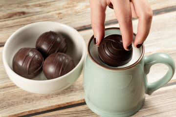 Hot chocolate bomb