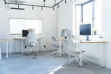 無人のオフィス