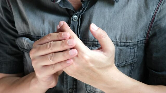 Hands of computer users have pain and injury to the fingers. From Syndrome Syndrome .Health and Physical Concep