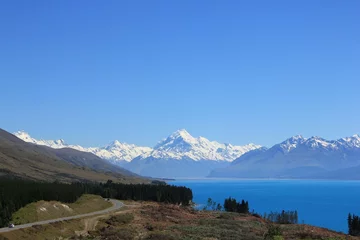 Photo sur Plexiglas Aoraki/Mount Cook Blue Sky and Mt Cook - New Zealand