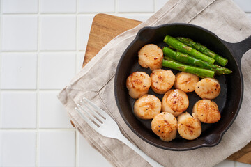 ホタテとアスパラのバター焼き