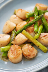 ホタテとアスパラのバター焼き