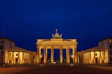 Obraz premium Brandenburg Gate Berlin Germany at night