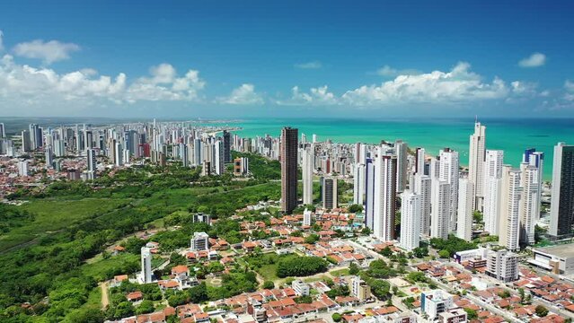 Cidade de Jo&atilde;o Pessoa vista de cima com drone 4K - Bairro Altiplano - Paraiba - Nordeste - Brasil