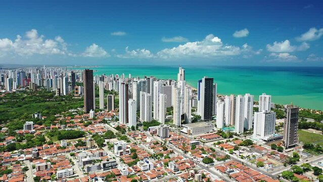 Cidade de Jo&atilde;o Pessoa vista de cima com drone 4K - Bairro Altiplano - Paraiba - Nordeste - Brasil