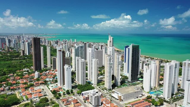Cidade de Jo&atilde;o Pessoa vista de cima com drone 4K - Bairro Altiplano - Paraiba - Nordeste - Brasil