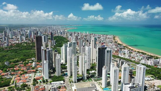 Cidade de Jo&atilde;o Pessoa vista de cima com drone 4K - Bairro Altiplano - Paraiba - Nordeste - Brasil