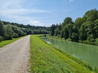 verano en bavaria, paisaje de el rio isar 