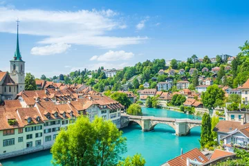 Fototapete Altes Gebäude Aare river, Untertorbrucke bridge, cityscape of Bern, Switzerland
