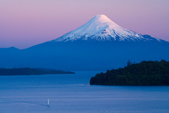 Vulkan Osorno und Lago Llanquihue, Puerto Octay, Seengebiet, Chile, S&uuml;damerika