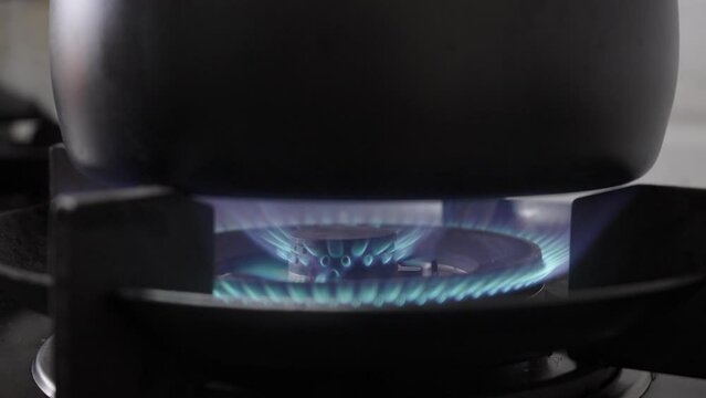 Flame gas stove