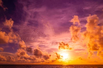 Selbstklebende Fototapeten Hochrot Beautiful colorful sunset or sunrise sky over sea with dramatic clouds nature environment background  © Panya