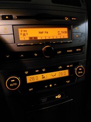 Radio samochodowe © tomo81