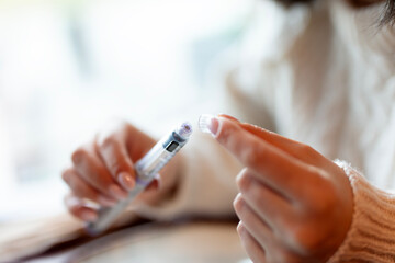 Insulin injection pen or insulin cartridge pen for diabetics. - obrazy, fototapety, plakaty
