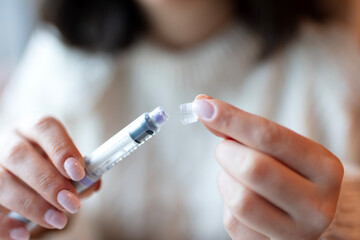 Insulin injection pen or insulin cartridge pen for diabetics. - obrazy, fototapety, plakaty