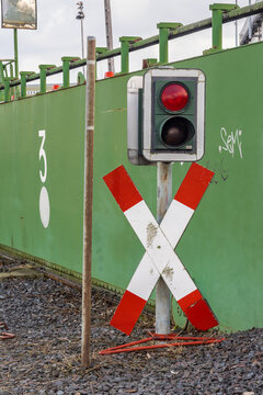 Bahn&uuml;bergang - Andreaskreuz 