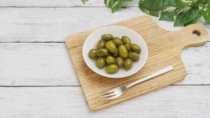 オリーブの実(塩水漬け)　イメージ