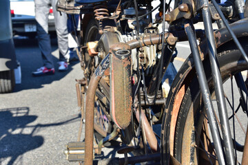 古いバイクの方向指示器