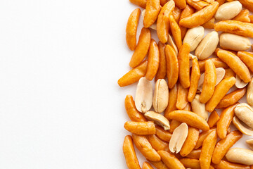 白背景に柿ピー