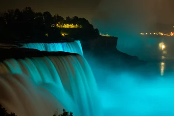 Crédence de cuisine en verre imprimé Turquoise Falls at night. 