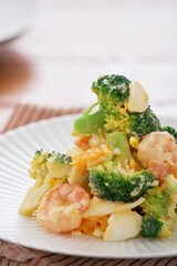 ブロッコリーとエビのタルタルサラダ