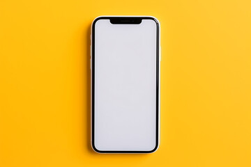 Smartphone mit weißem Bildschirm auf gelbem Hintergrund 