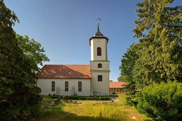 Fototapeta na wymiar Denkmalgeschützte Dorfkirche Wustermark, Ansicht von Norden - Inschriften wurden retuschiert