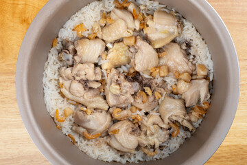 chicken and scallop and shrimp baked rice in a rice cooker