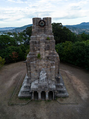 Fotografía aérea del monumento a la Marina Universal, Monteferro, Galicia.