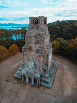 Fotograf&iacute;a a&eacute;rea del monumento a la Marina Universal, Monteferro, Galicia.