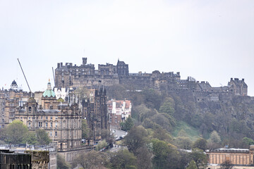 Fototapeta na wymiar Edinburgh’s Majestic Castle Overlooking the Historic Old Town