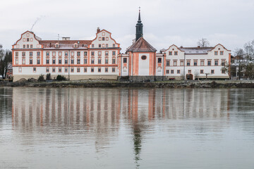 Fototapeta na wymiar Schloss Neuhaus am Inn 