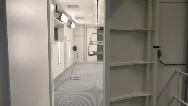 The Matal Product In the Manual Powder Painting Box