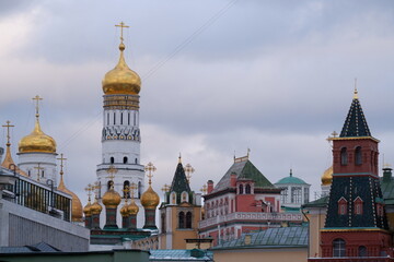 Fototapeta na wymiar View of the architectural ensemble of the Moscow Kremlin.