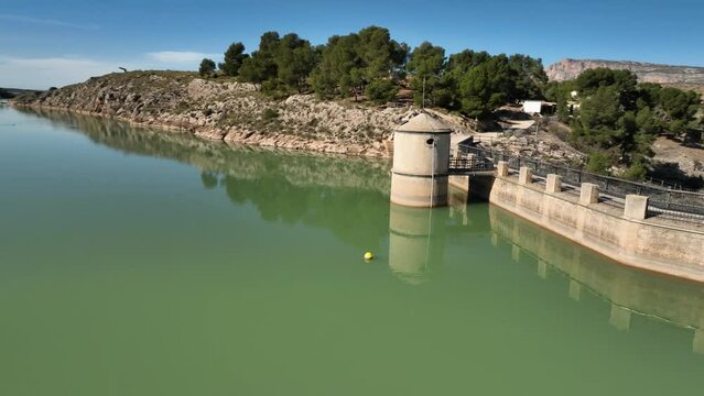 Pantano de Almansa en Albacete a vista de drone