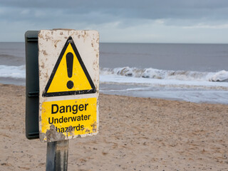 Danger sign for underwater hazards