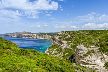 Bonifacio, Kalkfelsen, Insel, Korsika, Mittelmeer, K&uuml;ste, Festung, Zitadelle, Altstadt, Kirche, Wanderweg, Grotten, Bootsausflug, Pertusato, Aussichtspunkt, Sommer, Frankreich