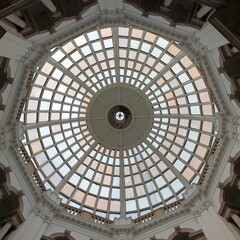 Fototapeta premium Dome ceiling