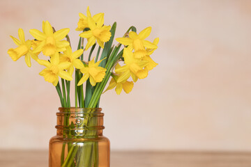 vase of daffodils 