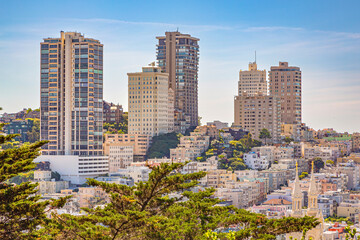 Fototapeta na wymiar Residential area on the hills in San Francisco. Residential area with skyscrapers in San Francisco.